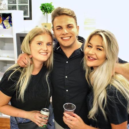 Downtown Backpackers Hostel Perth - Note - Valid Passport Required For Check In Eksteriør billede
